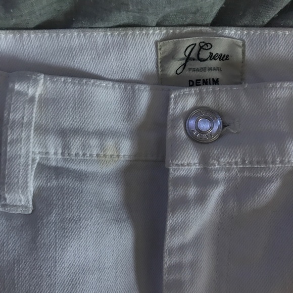 Mid length white skirt - Picture 3 of 7